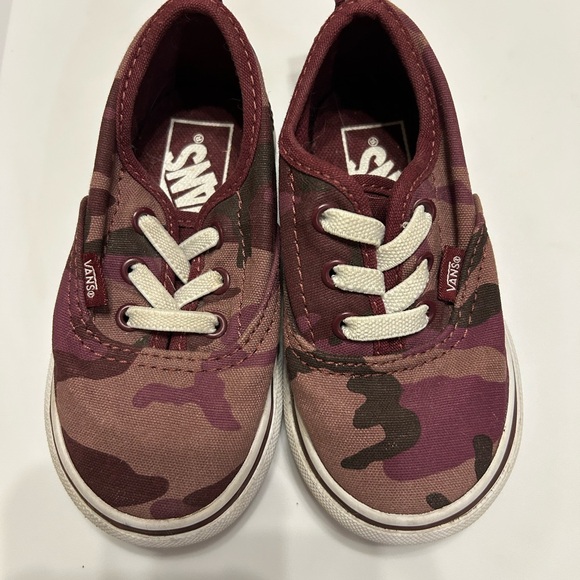 Vans Other - Vans Kids Sneakers Burgundy Camouflage Slip On Shoes 5.5 Toddler Stretchy Laces